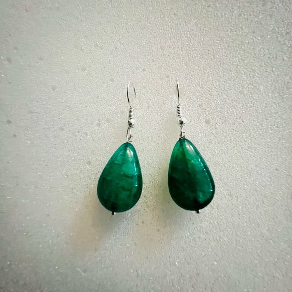 Green bead earring - Picture 4 of 4
